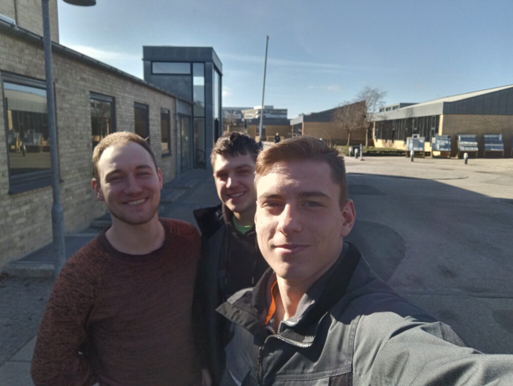 Meeting people is Fun